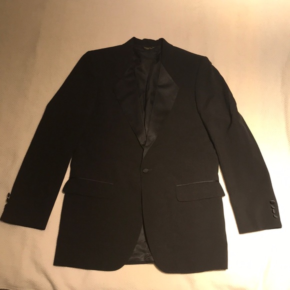 Tuxedo with Accessories - Picture 2 of 5